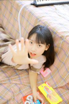暗卫强行扒开双腿玩弄