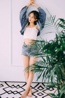 南宁裸奔女