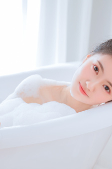 美女扒开腿让男人桶爽动态图片